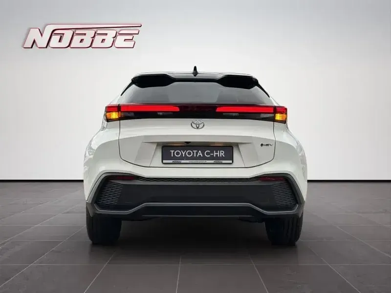 Neu Toyota C-HR 197 PS (144 kW) 2025 Schneeweiß/schwarz SUV