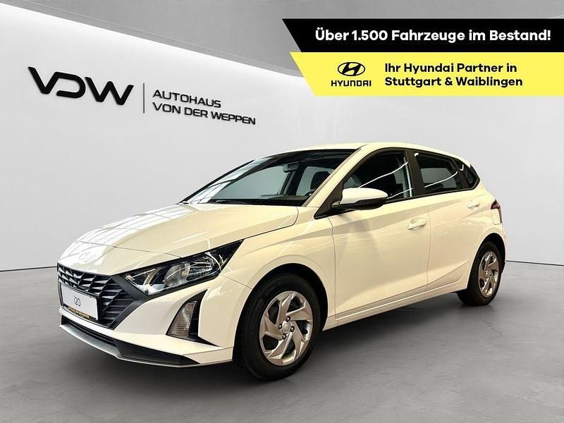 Gebraucht Hyundai i20 Select 90 PS (66 kW) 2024 Atlas white (weiß) Kleinwagen