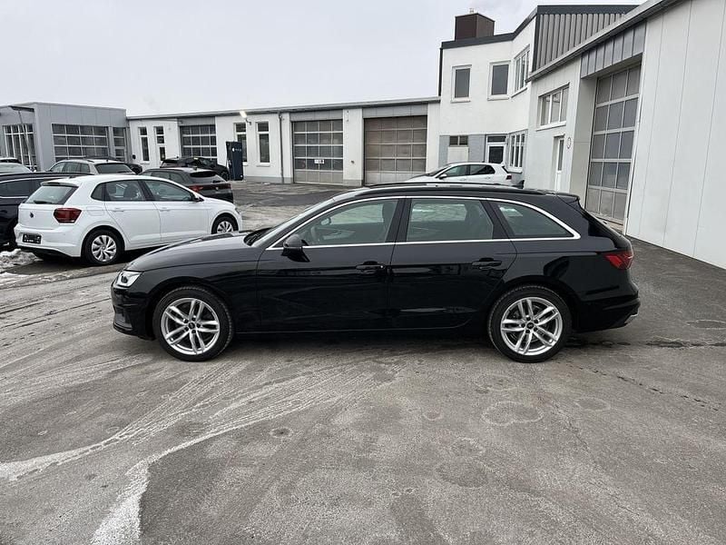 Gebraucht Audi A4 163 PS (119 kW) 2023 Mythosschwarz Kombi