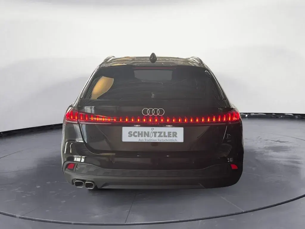 Gebraucht Audi A5 Sport 204 PS (150 kW) 2025 Schwarz Kombi