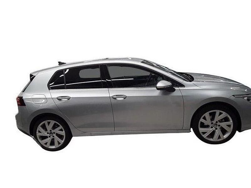 Gebraucht VW Golf VIII Style 150 PS (110 kW) 2025 Oyster silver Limousine