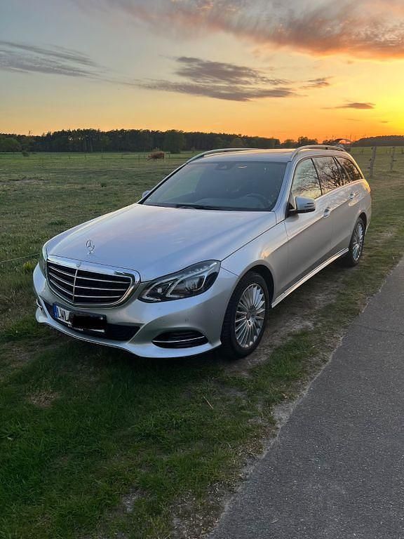 Gebraucht Mercedes E220 170 PS (125 kW) 2014 Silber Kombi
