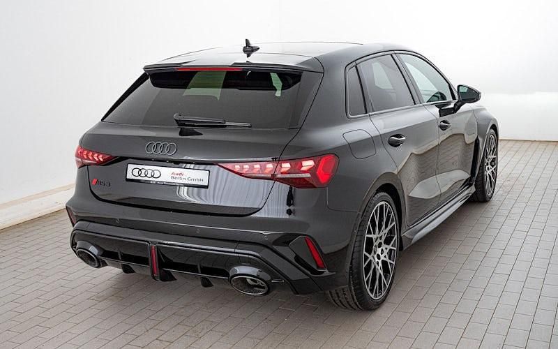 Neu Audi RS3 Ambiente 400 PS (294 kW) 2025 Mythosschwarz metallic Limousine