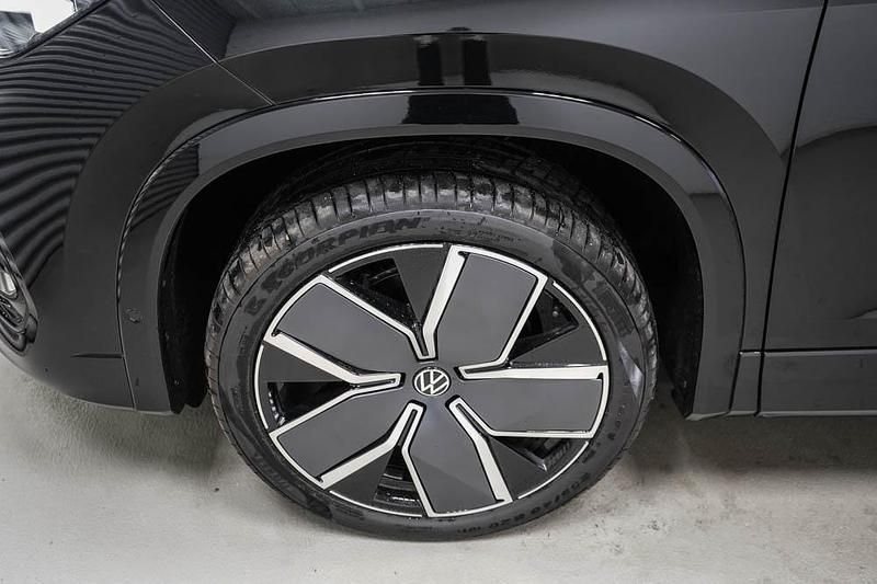 Neu VW Tayron R-line 193 PS (141 kW) 2026 Grenadillschwarz metallic (2t) SUV