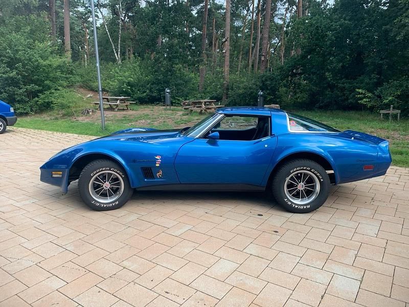 Blau Gebraucht 1982 Chevrolet Corvette C3 | 35.999 € - Bild 1/4