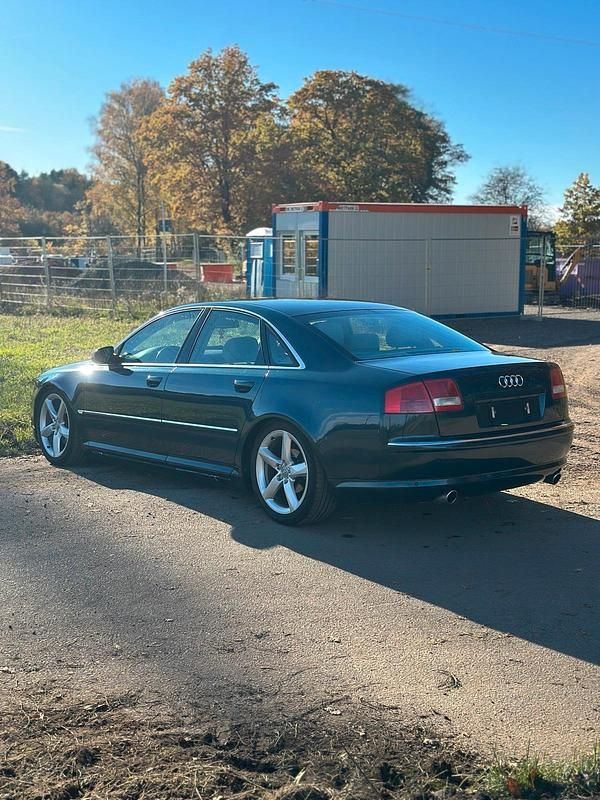 Grün Gebraucht 2003 Audi A8 Limousine | 2.550 € (Guter Preis) - Bild 1/4