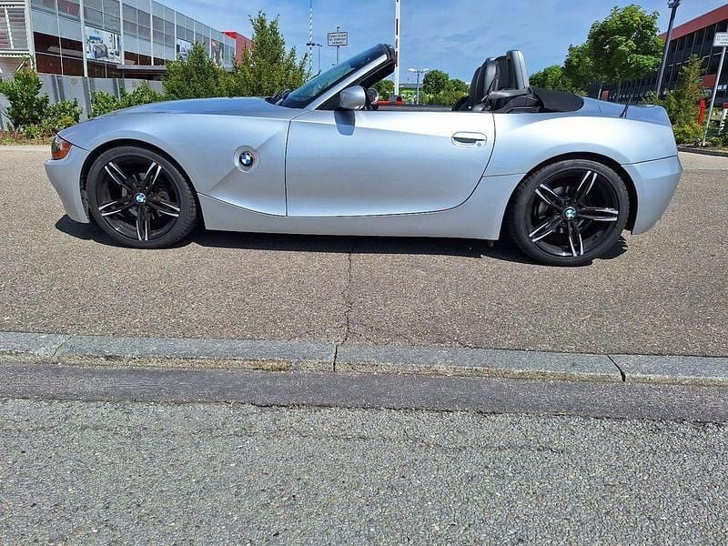Silber Gebraucht 2003 BMW Z4 Performance Cabrio | 11.950 € (Fairer Preis) - Bild 1/4
