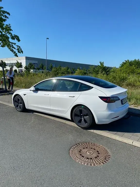 Usado Tesla Model 3 RWD 225 kW (306 CV) 2022 Blanco Berlina