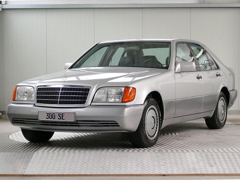 Silber Gebraucht 1992 Mercedes 300 SE Limousine | 29.500 € - Bild 1/4