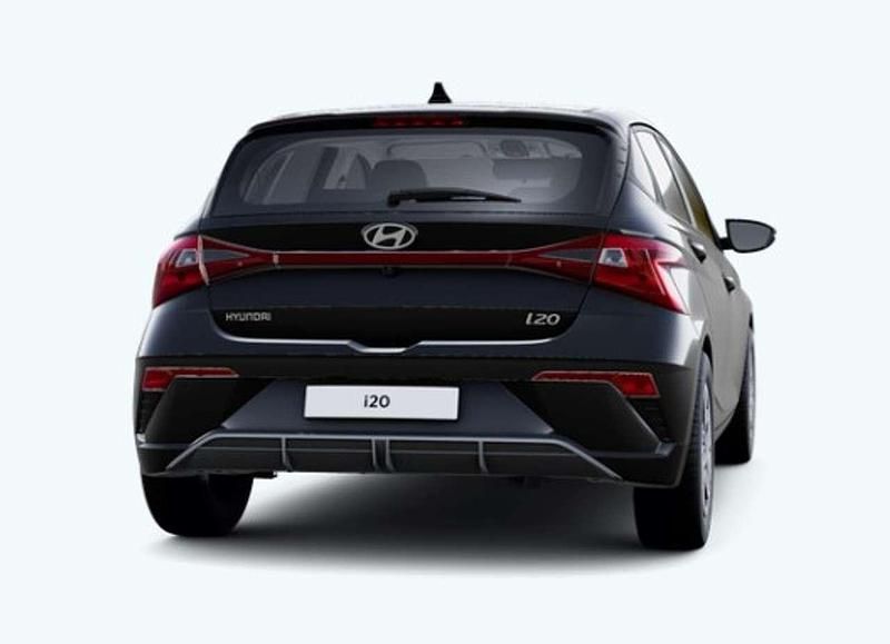 Neu Hyundai i20 Select 101 PS (74 kW) 2025 Schwarz (phantom black / met) Limousine