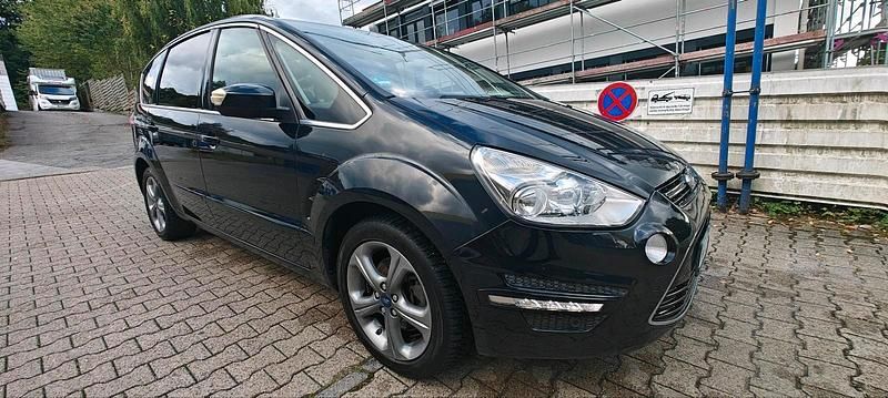 Schwarz Gebraucht 2012 Ford S-MAX Titanium Van / Kleinbus | 5.900 € (Guter Preis) - Bild 1/4