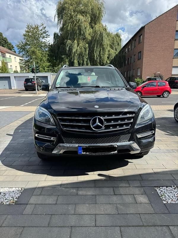 Gebraucht Mercedes ML250 204 PS (150 kW) 2014 Schwarz SUV