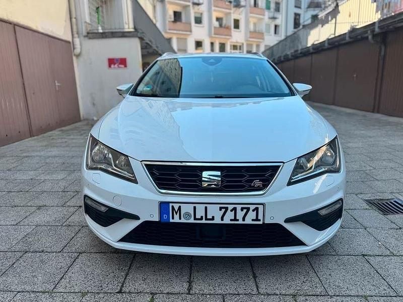 Weiß Gebraucht 2017 Seat Leon ST FR Kombi | 10.500 € (Guter Preis) - Bild 1/4