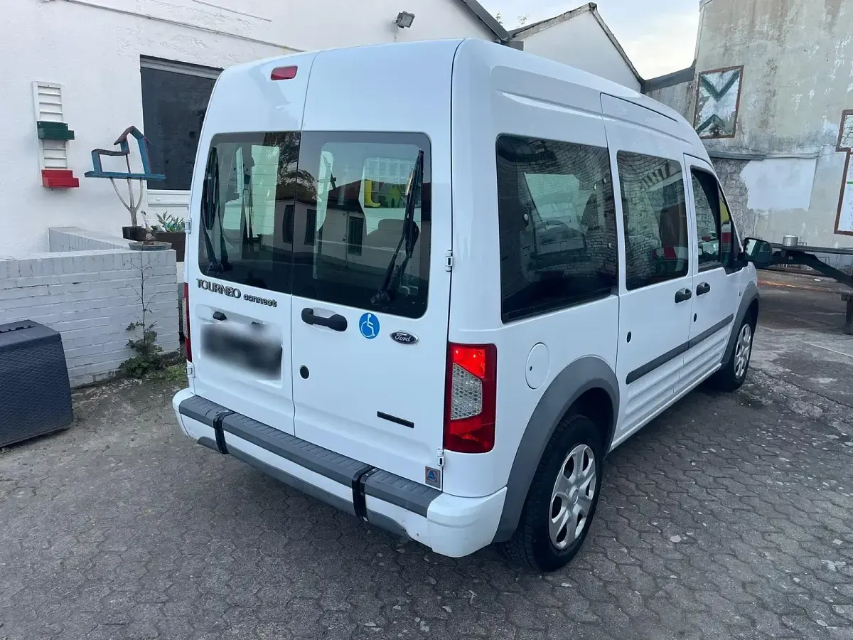 Gebraucht Ford Tourneo Connect 90 PS (66 kW) 2011 Weiß Van / Kleinbus