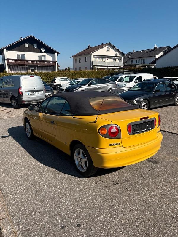 Gebraucht Renault Mégane Cabriolet 90 PS (66 kW) 1998 Gelb Cabrio