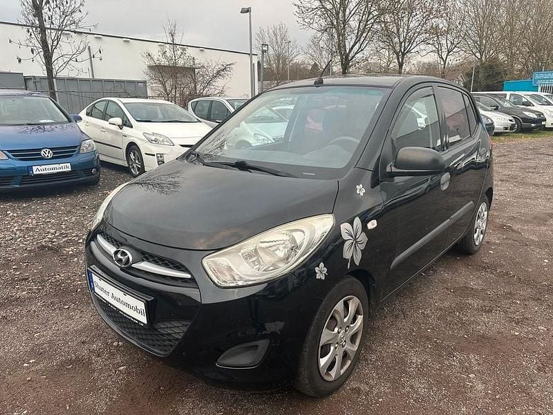 Gebraucht Hyundai i10 Edition 69 PS (50 kW) 2012 Schwarz Kleinwagen