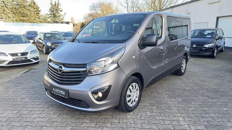 Grau Gebraucht 2015 Opel Vivaro Van / Kleinbus | 13.990 € (Fairer Preis) - Bild 1/4