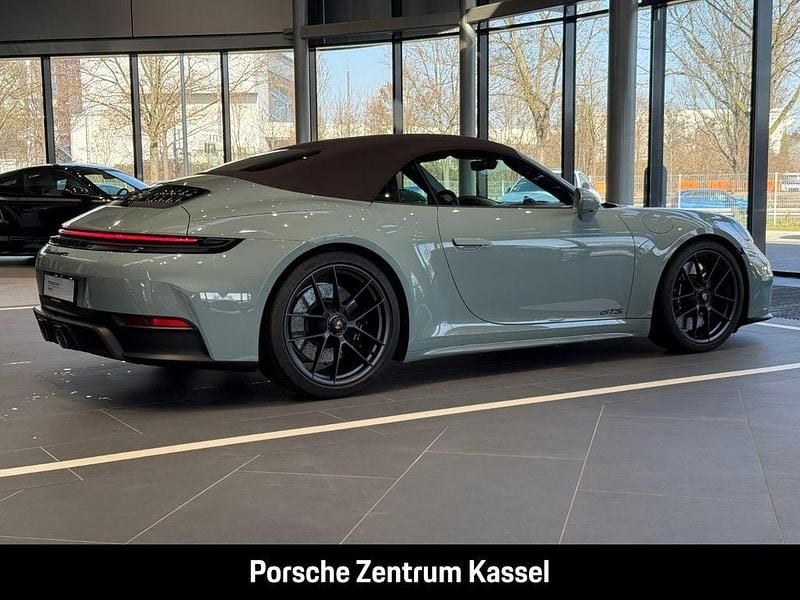 Gebraucht Porsche 911 541 PS (397 kW) 2025 Shadegreenmetallic Cabrio