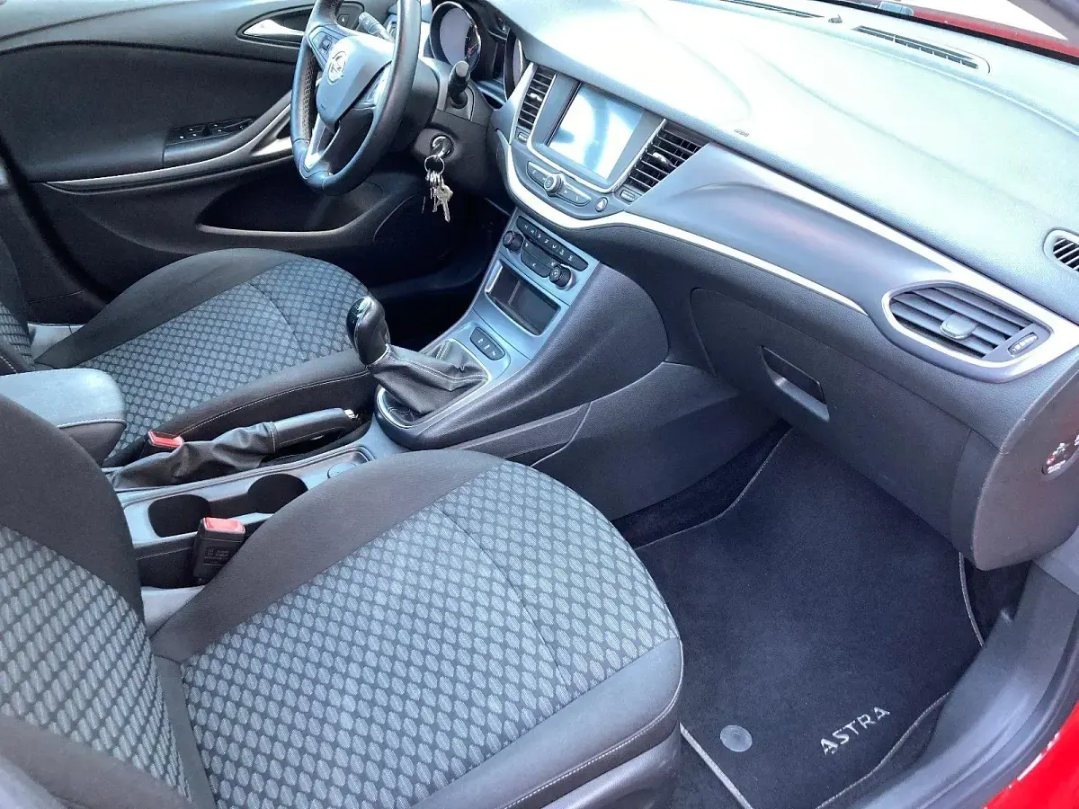 Gebraucht Opel Astra 125 PS (91 kW) 2019 Rot Limousine