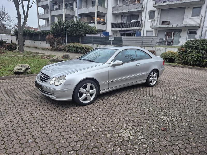 Gebraucht Mercedes CLK320 218 PS (160 kW) 2002 Silber Coupé