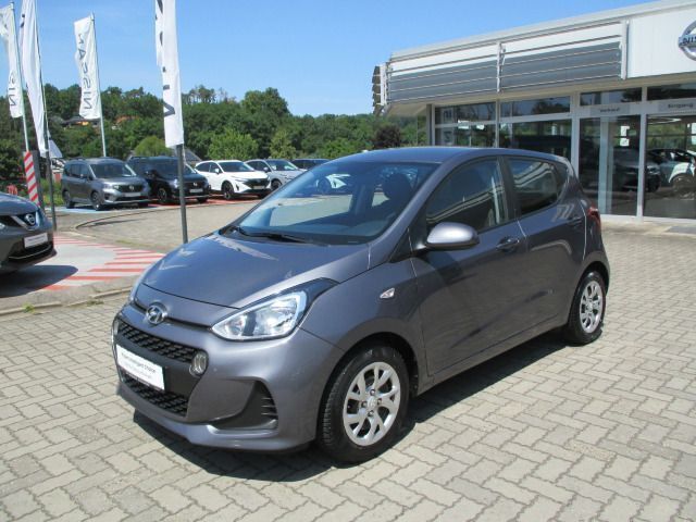 Grau Gebraucht 2017 Hyundai i10 Trend Kleinwagen | 7.990 € (Fairer Preis) - Bild 1/4