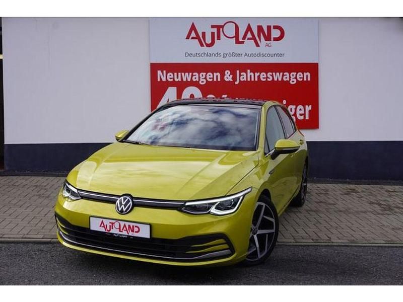 Gebraucht VW Golf VIII Style 150 PS (110 kW) 2020 Limonengelb metallic (metallic) Limousine