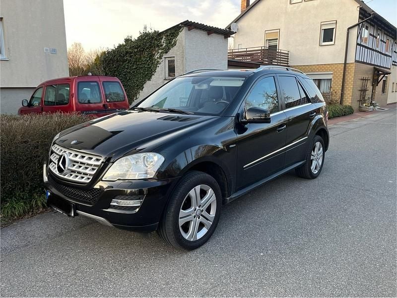 Gebraucht Mercedes ML300 204 PS (150 kW) 2011 Braun SUV