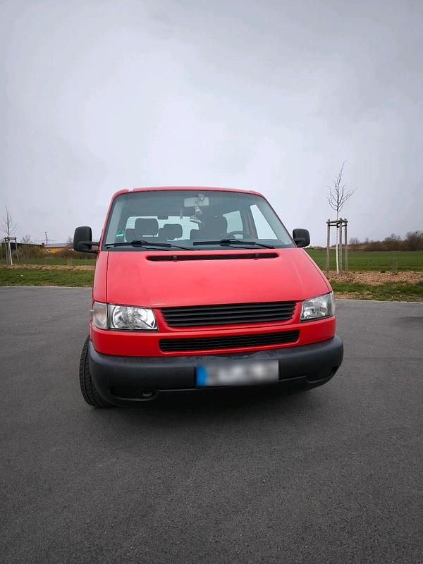 Second-hand VW Caravelle 102 CP (75 kW) 2001 Roșu Van