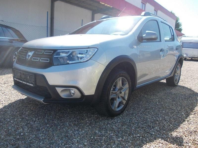 Silber Gebraucht 2020 Dacia Sandero Prestige Kleinwagen | 11.900 € (Fairer Preis) - Bild 1/4