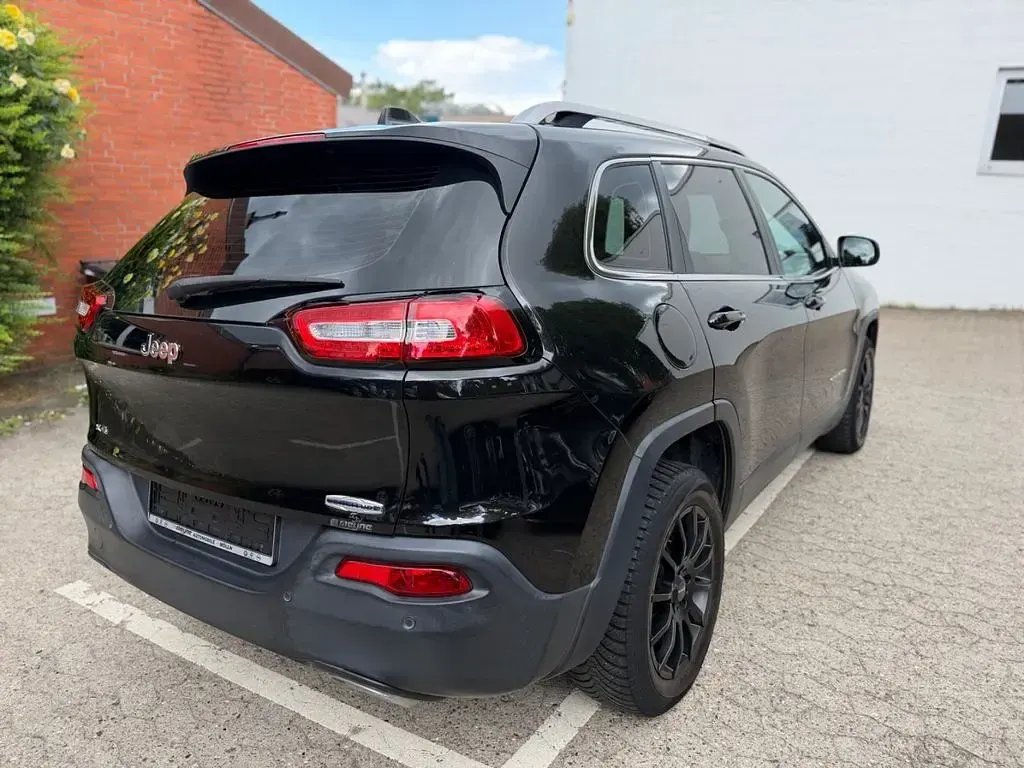 Gebraucht Jeep Cherokee Longitude 170 PS (125 kW) 2015 Schwarz SUV