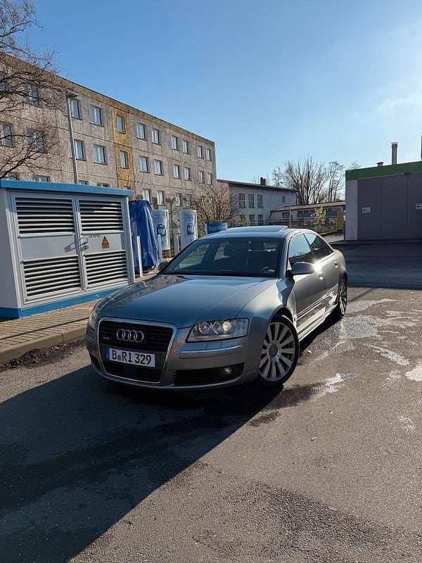Silber Gebraucht 2007 Audi A8 Ambiente Limousine | 7.599 € (Fairer Preis) - Bild 1/4