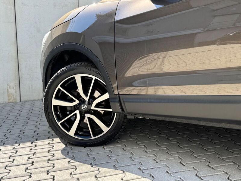 Gebraucht Nissan Qashqai Tekna 131 PS (96 kW) 2016 Braun SUV