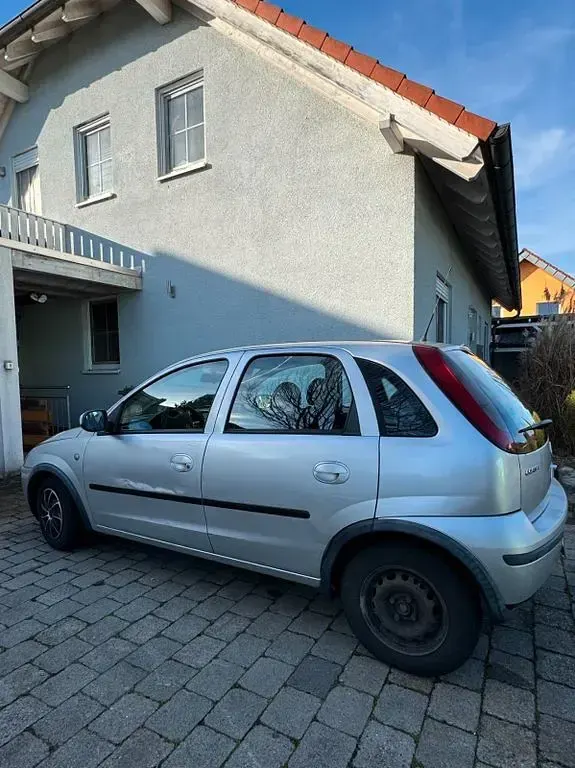Gebraucht Opel Corsa 75 PS (55 kW) 2004 Silber Kleinwagen