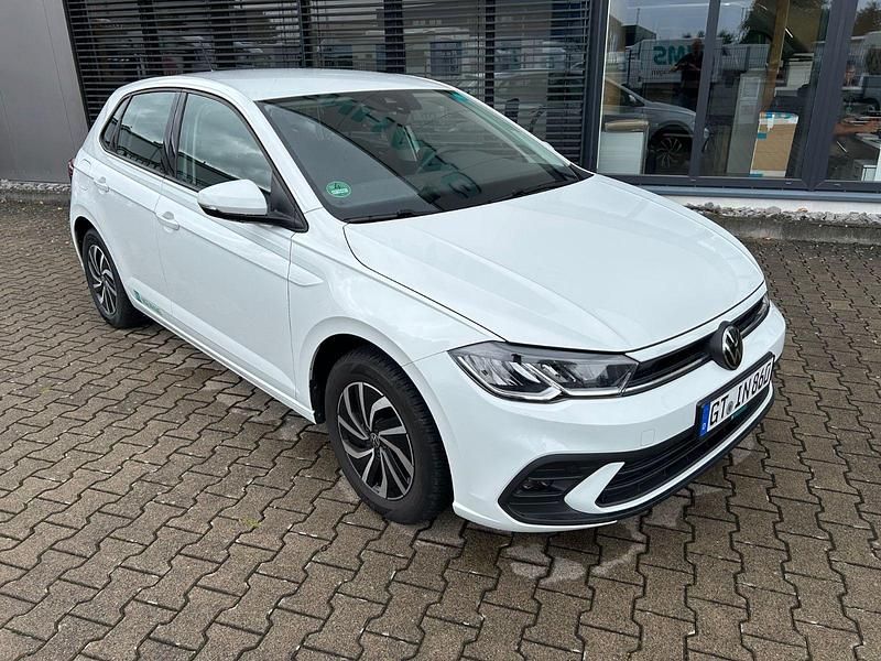 Weiß Gebraucht 2024 VW Polo Life Kleinwagen | 17.180 € (Superpreis) - Bild 1/4