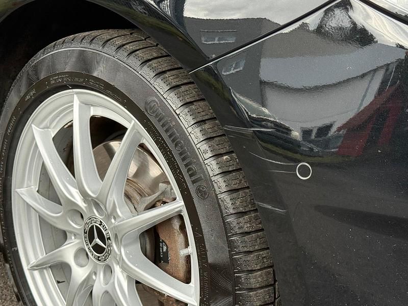 Gebraucht Mercedes B200 136 PS (100 kW) 2017 Schwarz Van / Kleinbus