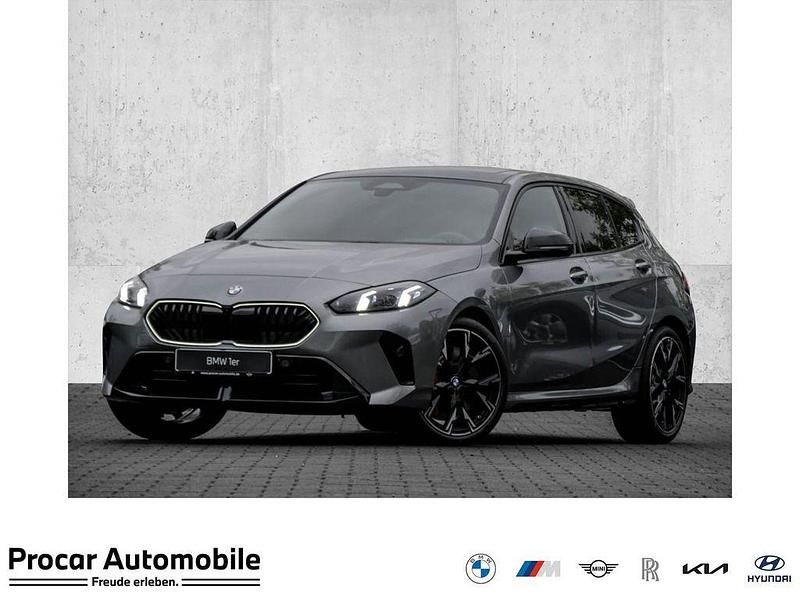 Grau Neu 2025 BMW 120 M Sport Kleinwagen | 45.890 € (Teuer) - Bild 1/4