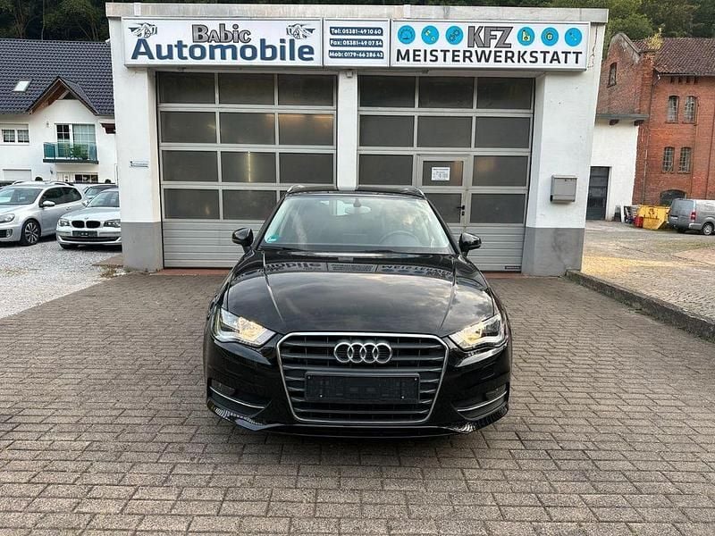 Schwarz Gebraucht 2013 Audi A3 Ambition Limousine | 12.499 € (Guter Preis) - Bild 1/4