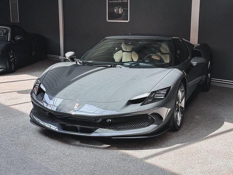 Second-hand Ferrari 296 829 CP (609 kW) 2024 Gri Coupe