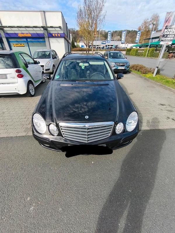 Gebraucht Mercedes E200 184 PS (135 kW) 2008 Schwarz Kombi