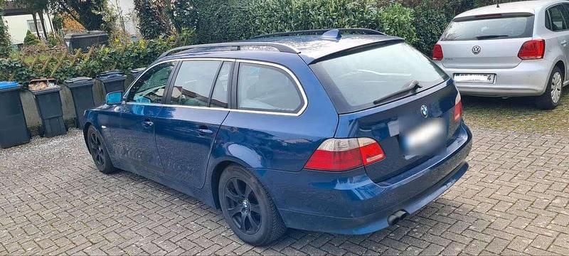 Gebraucht BMW 525 177 PS (130 kW) 2006 Blau Kombi