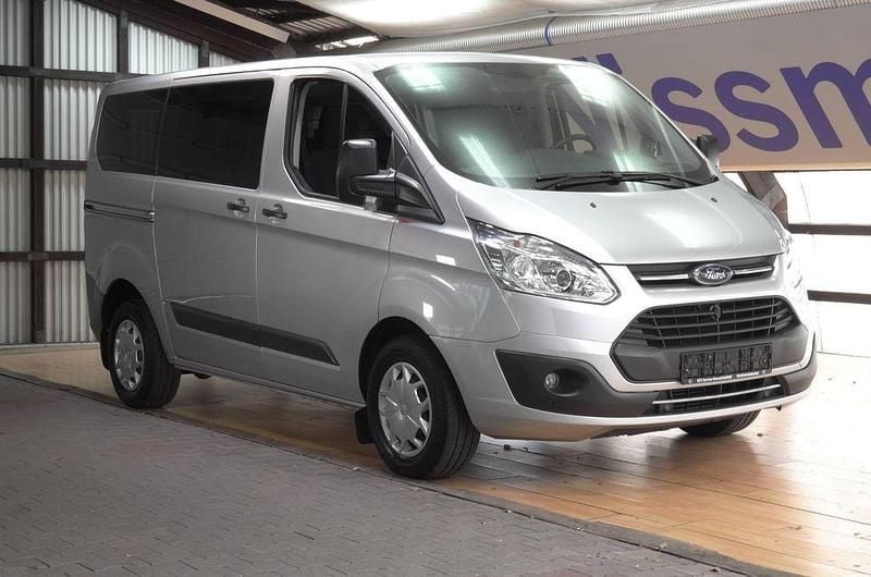 Silber Gebraucht 2017 Ford Transit Custom Trend Kombi | 19.975 € (Fairer Preis) - Bild 1/4