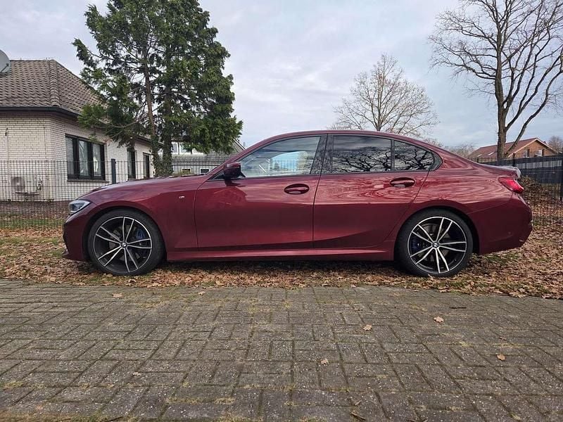 Gebraucht BMW 330 M Sport 286 PS (210 kW) 2021 Rot Limousine
