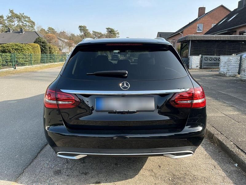 Gebraucht Mercedes C220 194 PS (142 kW) 2019 Schwarz Kombi