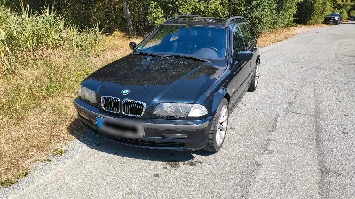 Gebraucht BMW 325 192 PS (141 kW) 2001 Blau Kombi