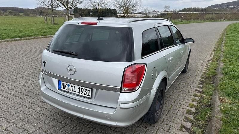Gebraucht Opel Astra 125 PS (91 kW) 2005 Silber Limousine