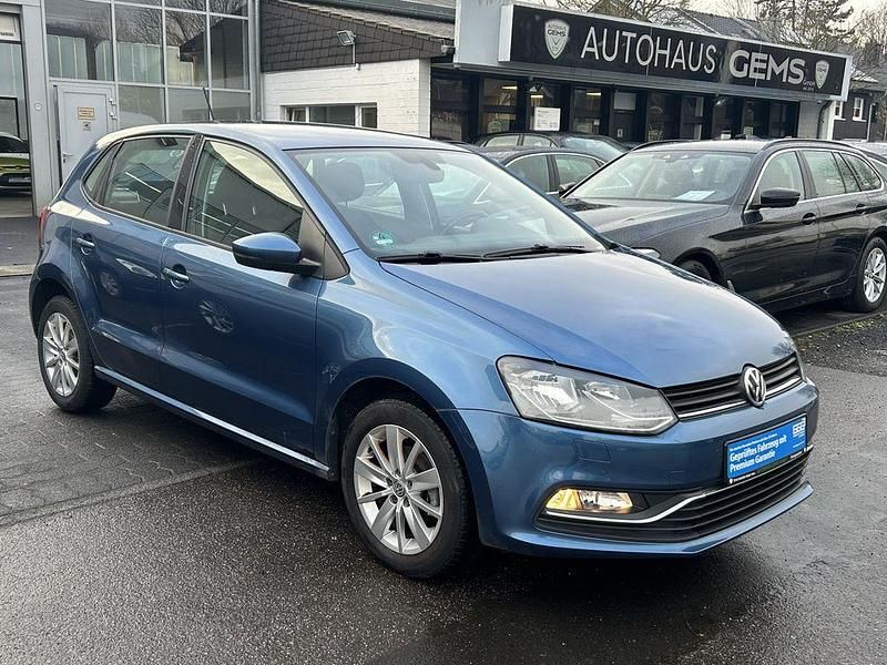 Blau Gebraucht 2014 VW Polo Comfortline Limousine | 7.990 € (Fairer Preis) - Bild 1/4