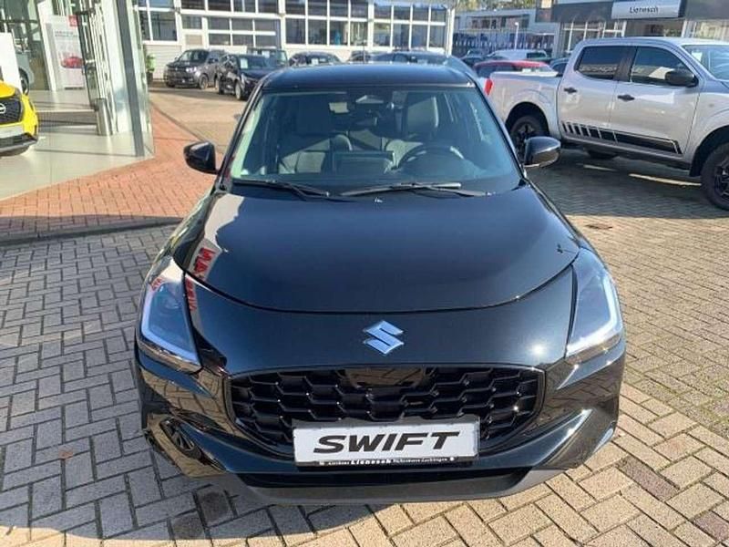 Neu Suzuki Swift Comfort 83 PS (61 kW) 2025 Schwarz Kleinwagen