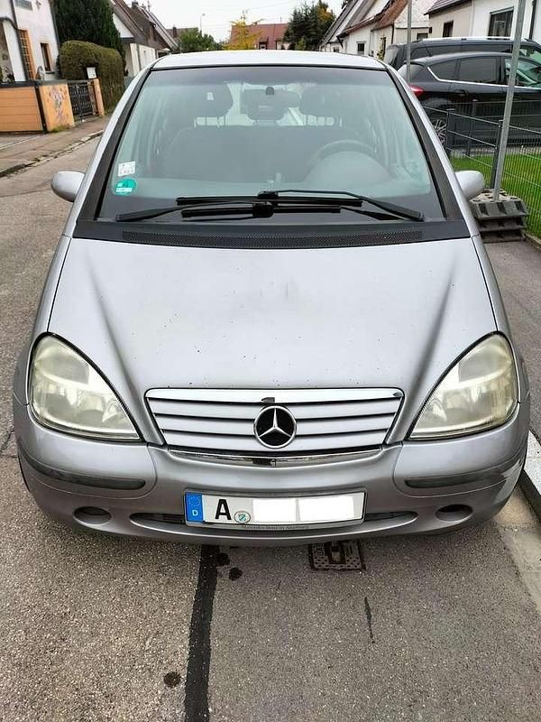 Silber Gebraucht 2010 Mercedes A170 Avantgarde Limousine | 1.349 € (Superpreis) - Bild 1/4