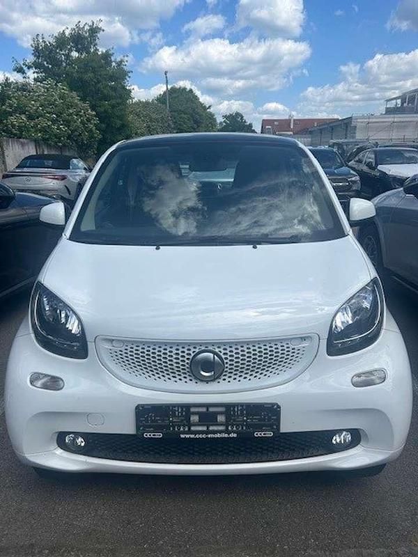 Bodypanels in white Gebraucht 2019 Smart ForTwo Coupé Coupé | 13.300 € (Fairer Preis) - Bild 1/4