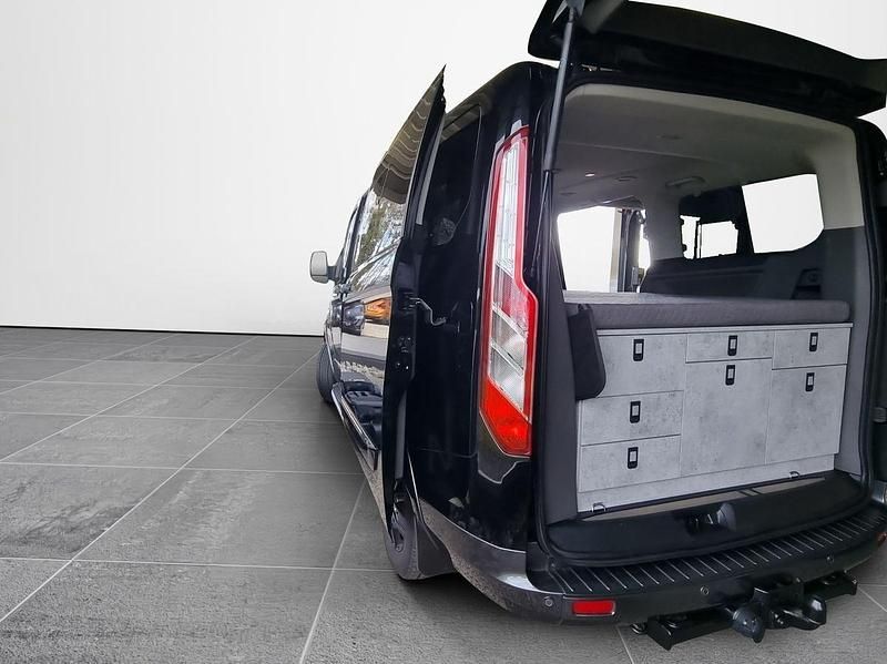 Käytetty Ford Tourneo Custom Active 2021 Musta Van